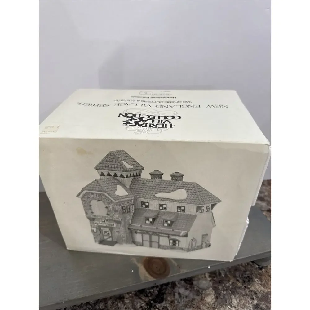 Dept 56 New England Village MCGREBE CUTTERS & SLEIGHS #56405 Lighted House 1991